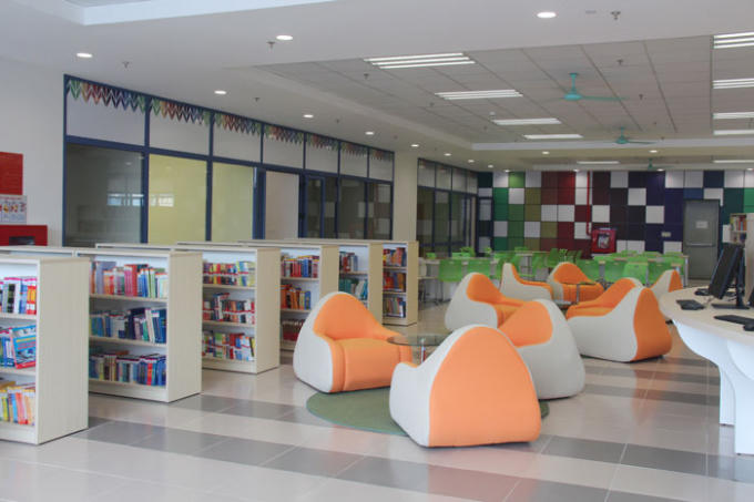 Không gian thư viện được thiết kế với phong cách trẻ trung, cùng những góc học lý tưởng luôn tạo hứng thú cho các bạn trẻ.