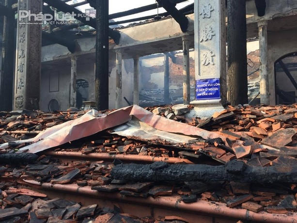 Chùa Tĩnh Lâu còn gọi là chùa Sải, nằm bên bờ Hồ Tây thuộc phường Bưởi, quận Tây Hồ, được công nhận di tích lịch sử văn hóa từ tháng 6 năm 1996.