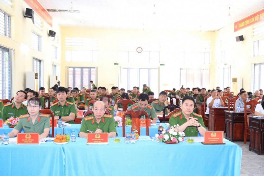 Các đại biểu tham dự hội nghị.
Các đại biểu tham dự hội nghị.