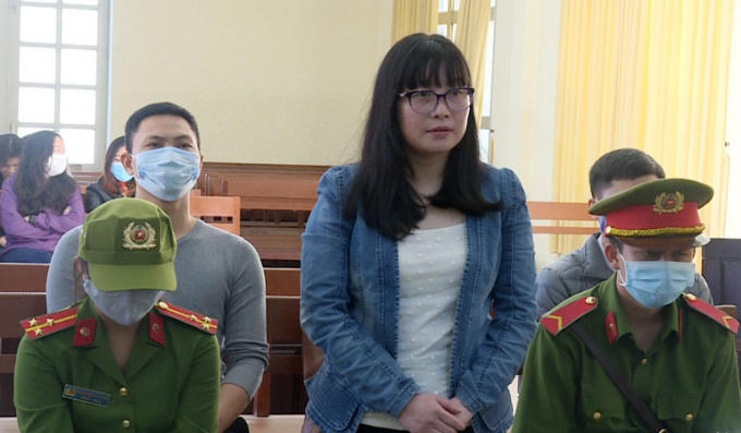 images2330424_bi_cao_thu_tai_phien_toa (1)