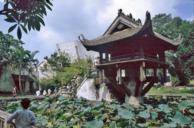 Ch&ugrave;a Một Cột.