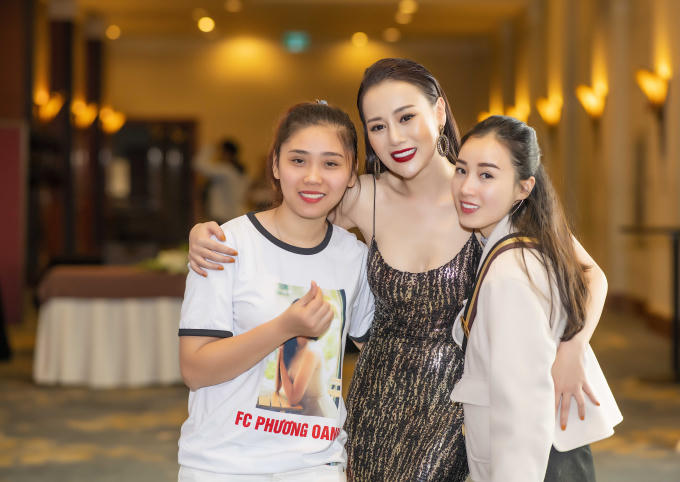 Lịch tr&igrave;nh k&iacute;n đặc &ldquo;kh&ocirc;ng thở nổi&rdquo; trong một ng&agrave;y của Phương Oanh