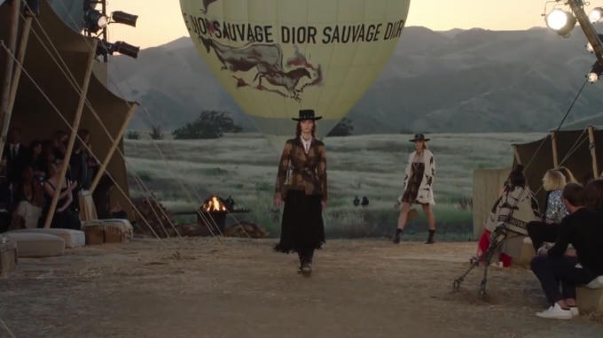 Bản tin Thời trang Plus số 18: Xu hướng thời trang m&ugrave;a h&egrave; năm nay