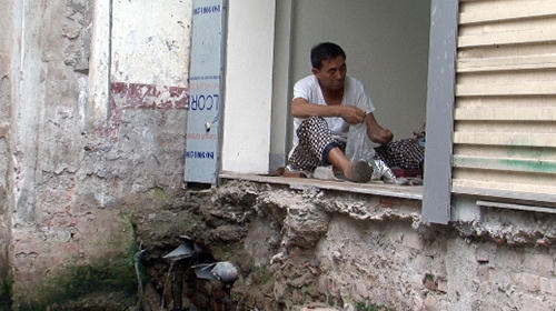Kinh ho&agrave;ng những