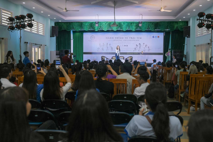 Nói về mơ ước cho tương lai, Thùy Tiên mong muốn luôn có sức mạnh, năng lượng để vượt lên chính mình, đạt được những mục tiêu mà bản thân đặt ra để có thể giúp đỡ được gia đình và có ảnh hưởng tới cộng đồng, nhất là các bạn trẻ. Hiện Thùy Tiên đang vừa học văn hóa, vừa học MC, diễn xuất và đây là những bước đi, những kế hoạch đầu tiên của Thùy Tiên trên con đường tương lai.