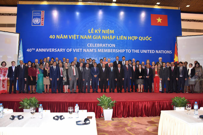 Thủ tướng Nguyễn Xuân Phúc với các đại biểu.