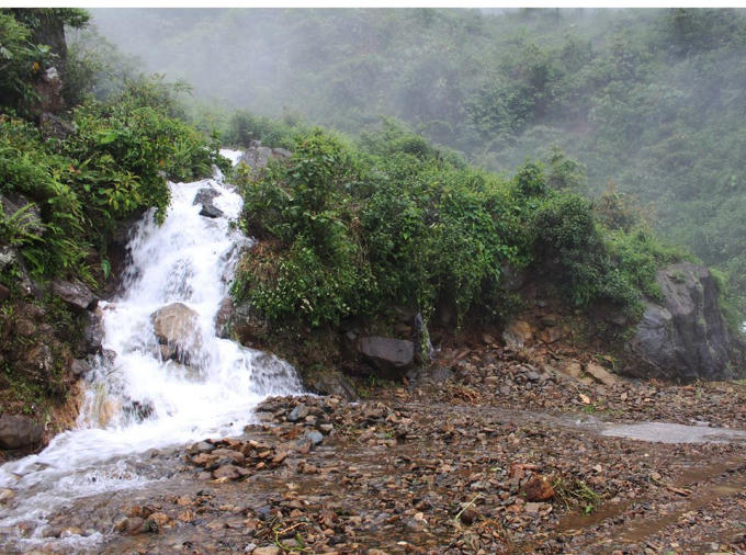 Mưa lớn khiến nhiều nơi ở Hà Giang bị sạt lở.