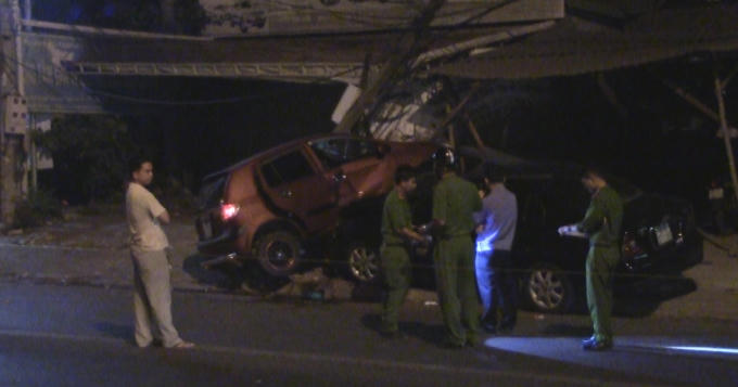 Lực lượng chức năng tới hiện trường giải quyết sự việc.