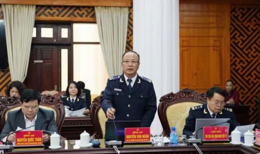 Ông Nguyễn Văn Hoàn, Chi cục trưởng Chi cục Hải quan khu vực VI phát biểu tại buổi làm việc. (Ảnh: Quốc Đạt)