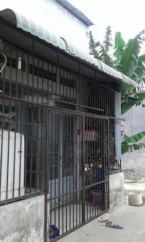 Điểm giữ trẻ tự phát của bà Nga.