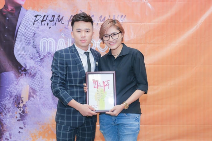 Phạm Hồng Minh và Vicky Nhung.