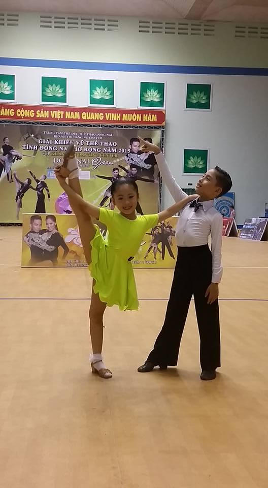 Sao Nối Ngôi Nhí 10 tuổi kể chuyện cùng mẹ “đấu tranh” với cha để được đi nhảy