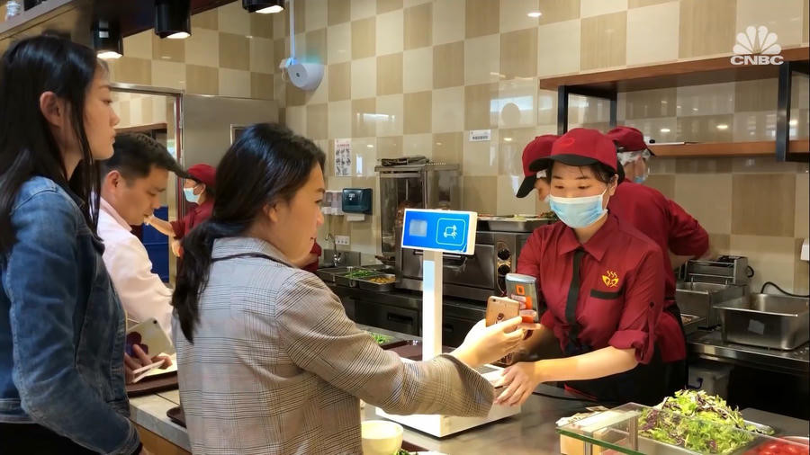 Đại bản doanh tỉ đô của Huawei: Gần 60.000 nhân viên không dùng tiền mặt, ngắm thiên nga đen và chụp ảnh sống ảo khi rảnh rỗi - Ảnh 3.