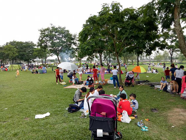 Công viên Yên Sở Hà Nội, thu hút đông đảo du khách.