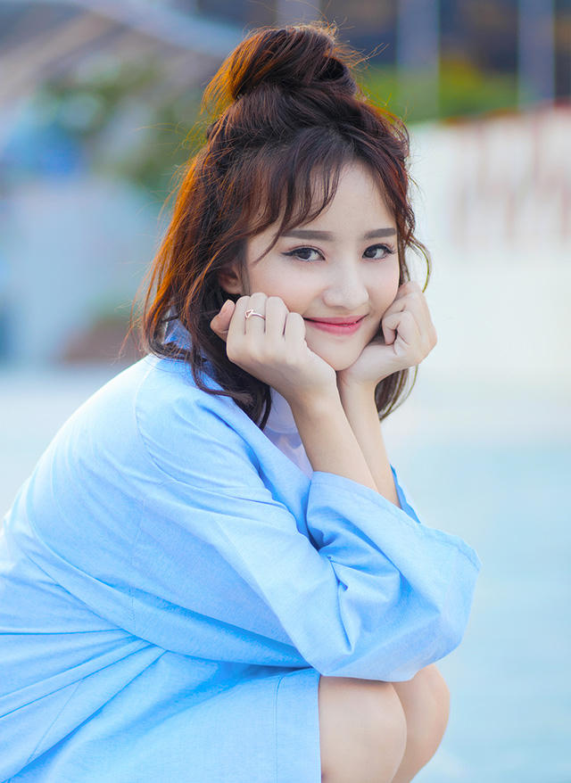 Vy bắt đầu hoạt động nghệ thuật từ nhỏ khi c&ograve;n l&agrave; sinh vi&ecirc;n, từ những lần l&agrave;m người mẫu thời trang, rồi khi c&oacute; nhiều kinh nghiệm diễn xuất trước ống k&iacute;nh Vy được mời tham gia nhiều dự &aacute;n c&oacute; quy m&ocirc; lớn hơn. Hiện đang l&agrave; diễn vi&ecirc;n cho FAP TV, ki&ecirc;m chụp mẫu ảnh, v&agrave; đ&oacute;ng c&aacute;c clip quảng c&aacute;o.