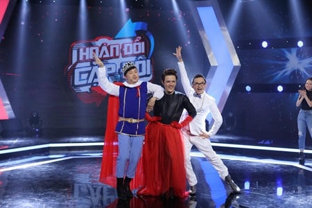 Chí Tài khoe khả năng vũ đạo trên giày cao gót