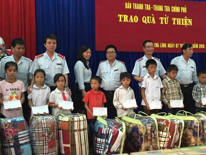 Các em học sinh có hoàn cảnh khó khăn tại huyện Trà Lĩnh.