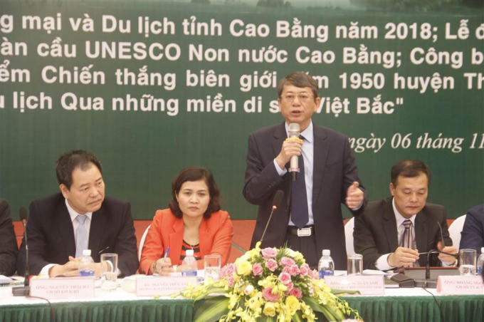 Ông Hoàng Xuân Ánh, Chủ tịch UBND tỉnh Cao Bằng Cao Bằng chủ trì buổi họp báo.