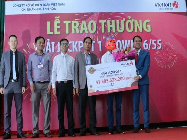 Anh TC nhận giải thưởng Jackpot 1 của Vietlott trị giá hơn 41 tỉ đồng.