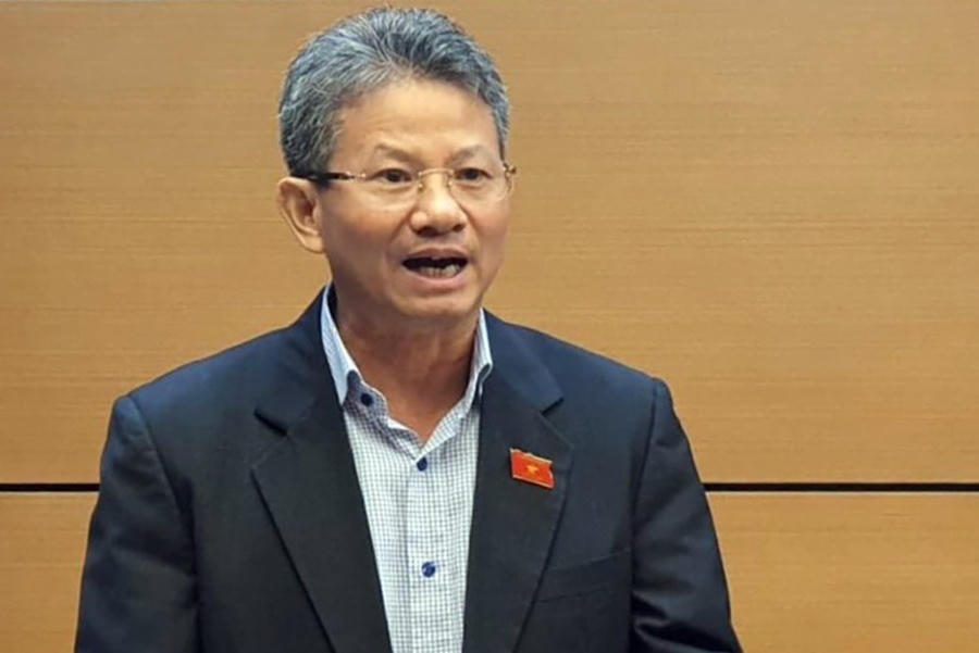 Đại biểu Đỗ Văn Sinh (Ủy vi&ecirc;n thường trực Ủy ban Kinh tế) kh&ocirc;ng đồng t&igrave;nh việc t&aacute;ch luật. Ảnh:&nbsp;N.Thắng.