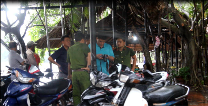 Cơ quan c&ocirc;ng an c&oacute; mặt tại hiện trường.