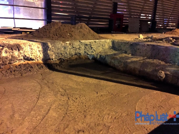 Việc hạ thấp cửa lên xuống như thế này liệu có ảnh hưởng tới việc đi lại của hành khách nhất là những người phải di chuyển bằng xe lăn.