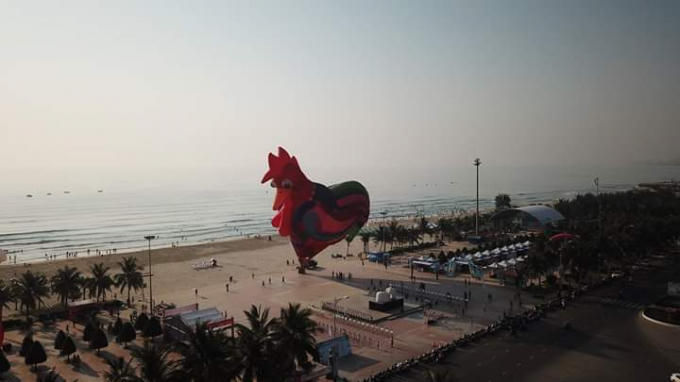 Vào lúc 07h sáng ngày 30/4 tại sân khấu BNF Biển Đông (quận Sơn Trà, TP Đà Nẵng) diễn ra Lễ hội Khinh khí cầu quốc tế Đà Nẵng 2019. Ban quản lý bán đảo Sơn Trà và các bãi biển du lịch Đà Nẵng phối hợp với công ty TNHH Khinh khí cầu Ballooning Media tổ chức Trình diễn khinh khí cầu Đà Nẵng 2019.