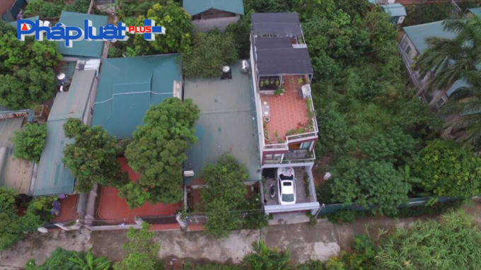 Biệt thự và nhà vườn nào cũng rợp bóng cây xanh, có gara ô tô sức chứa từ 2 chiếc trở lên.