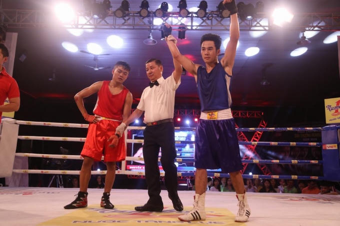 Ngọc Tân đang áp sát chiếc đai vô địch lần thứ 4 liên tiếp.