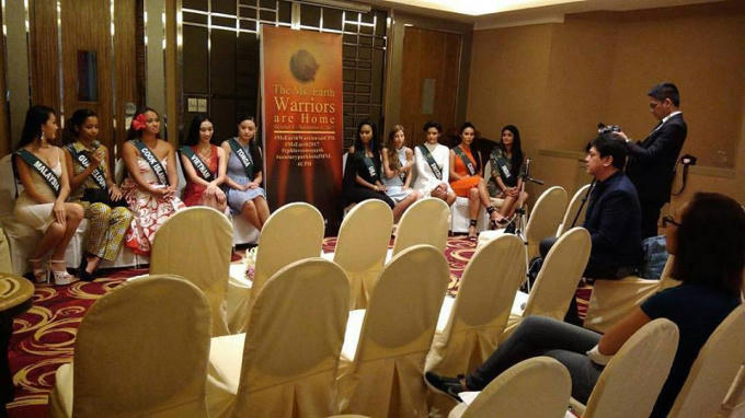 H&agrave; Thu h&aacute;t