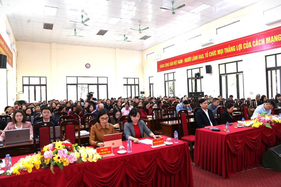 Cử tri các địa phương bày tỏ sự đồng tình và đánh giá cao chương trình hành động của các ứng cử viên.