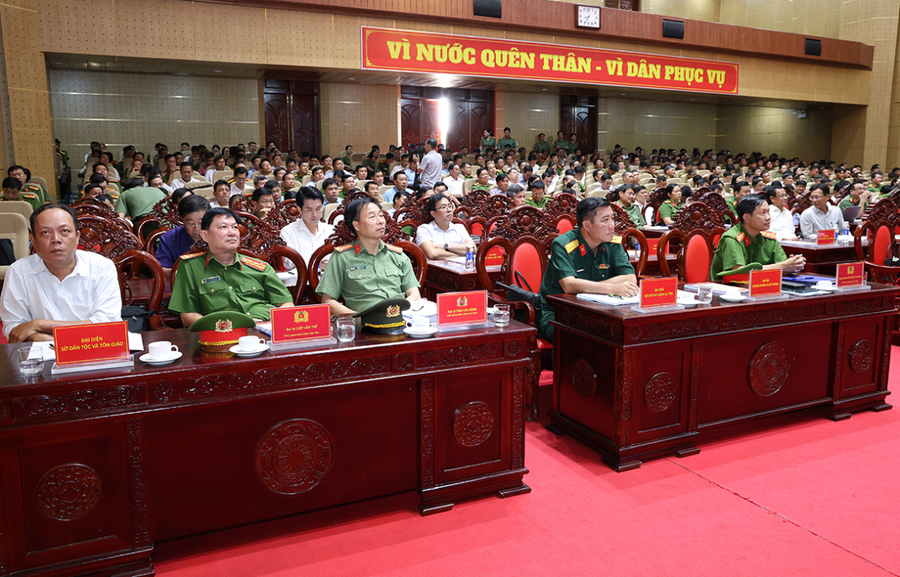Các đại biểu tham dự Hội nghị