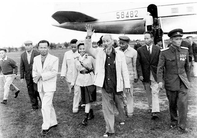 Năm 1961, Bác Hồ về thăm quê lần 2 trên con phi cơ biệt danh