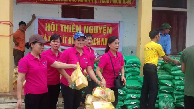 Hàng hỗ trợ đã đến với bà con xã Sơn Thủy, huyên Lệ Thủy.