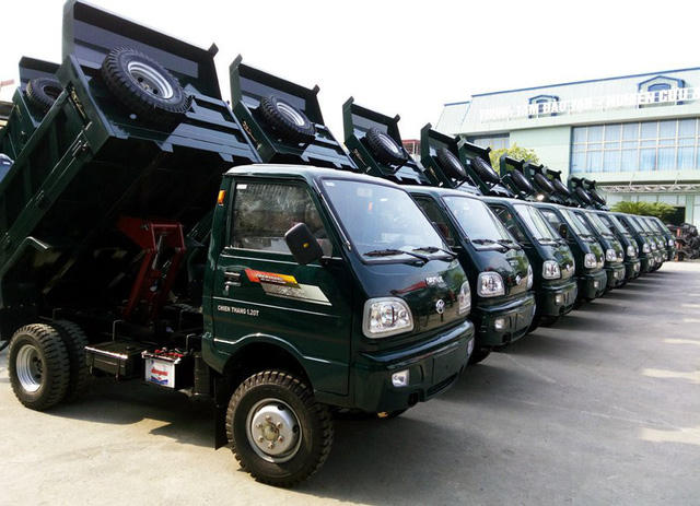 Nhiều đại lý tồn kho cả trăm chiếc xe tải