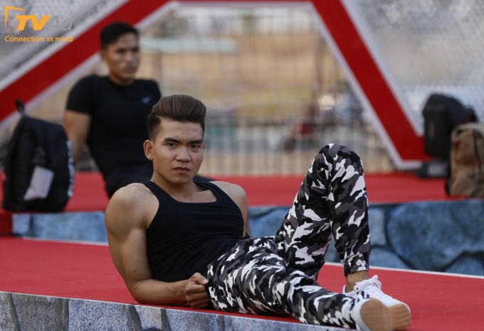 Diễn viên xiếc Trịnh Văn Thắng với thành tích 57:78. Sự dẻo dai và khéo léo của 1 diễn viên xiếc đã giúp cho Trịnh Văn Thắng có được kết quả rất khả quan. Đây sẽ là một chiến binh rất đáng được chờ đợi ở những vòng tiếp theo.