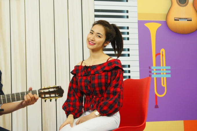 Hòa Minzy hóa thân thành NSUT Minh Phương.