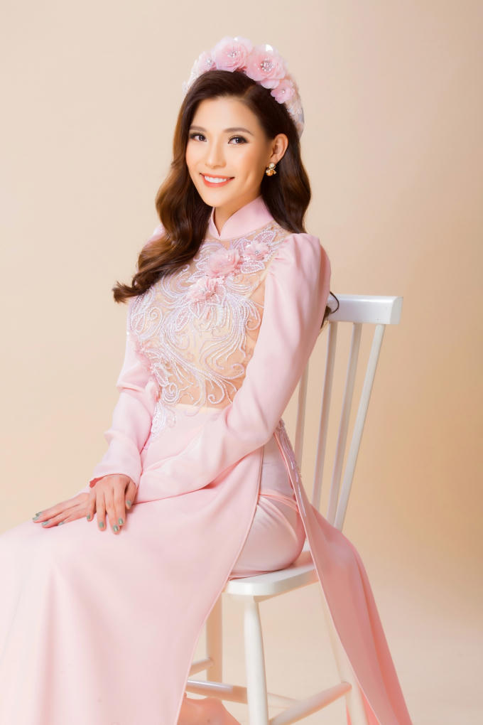 Thúy Diễm tâm sự, thời gian mới sinh em bé thì cô rất stress và tăng ký khá nhiều, có thời điểm cô lên đến 20kg và trí nhớ khá kém kèm chứng đau lưng. Nhưng có lẽ nhờ sự ủng hộ chia sẻ từ gia đình, Thúy Diễm không còn stress hay quá mệt mỏi, từ đó thì thần sắc cũng tươi tắn hơn.