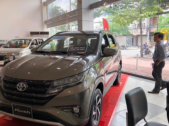 Đại lý ô tô tung chiêu