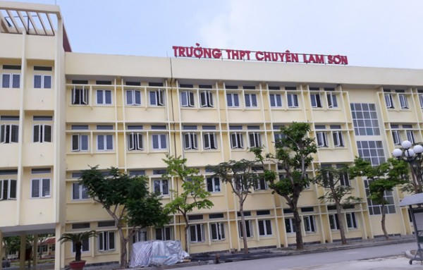 Trường THPT chuyên Lam Sơn, ngôi trường của nam sinh bị mất tích.