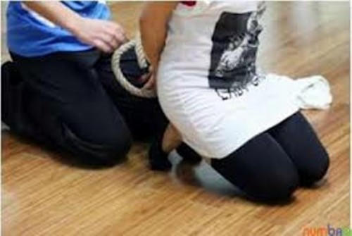 Dàn nữ tiếp viên bị 'ông trùm' giam lỏng, đánh đập, lột tiền - Hình minh họa