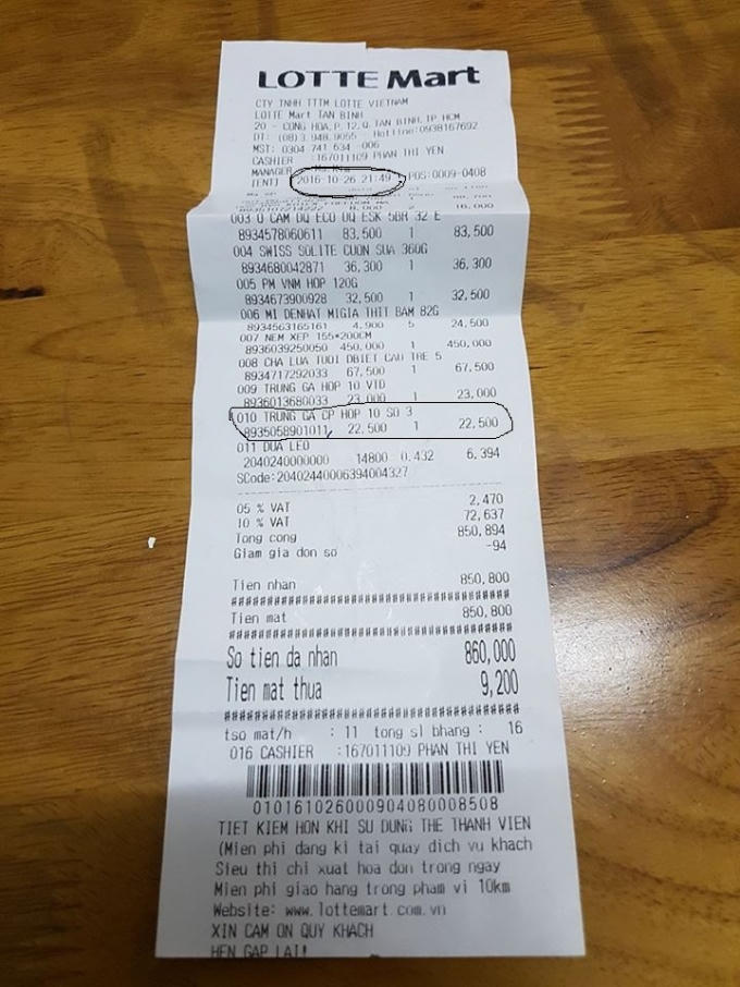 Phiếu tính tiền anh H. mua tại siêu thị có vỹ trứng hiệu CP.