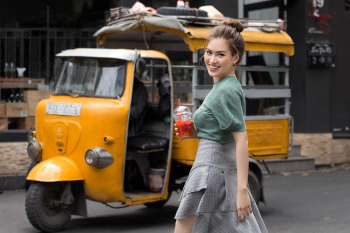 Hoa hậu Việt Nam Thế giới bất ngờ khi bị nhận nhầm là Phạm Hương