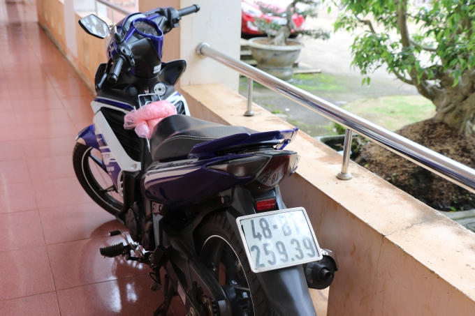 Chiếc xe mô tô không rõ nguồn gốc và chủ sở hữu.