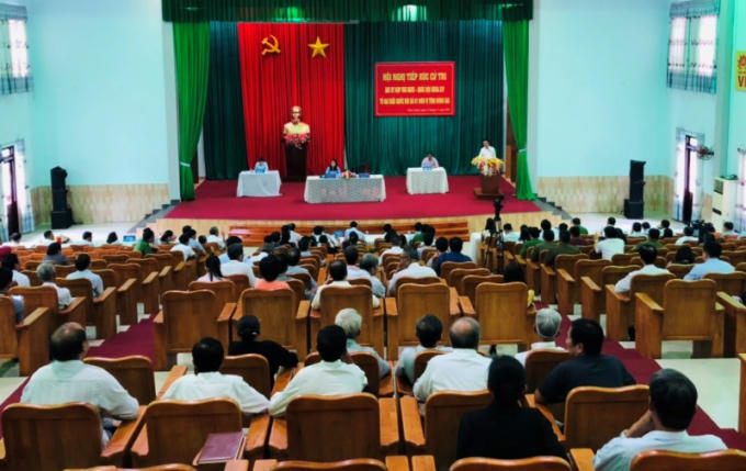 nguoi dan nhon trach tham du tiep xuc cu tri