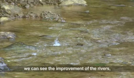 Nhờ công nghệ xử lý chất thải hiện đại mà dòng nước gần khu vực khai thác không hề bị ô nhiễm.