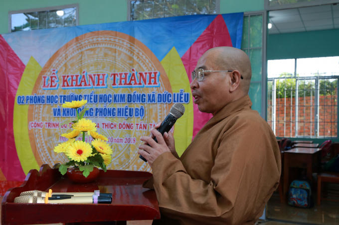 Thượng toạ Thích Đồng Tấn phát biểu tại lễ bàn giao.