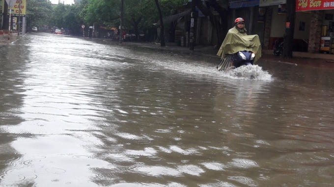 Trên địa bàn tỉnh Nghệ An mưa lớn còn tiếp diễn nên tình trạng trên vẫn chưa có cải thiện.