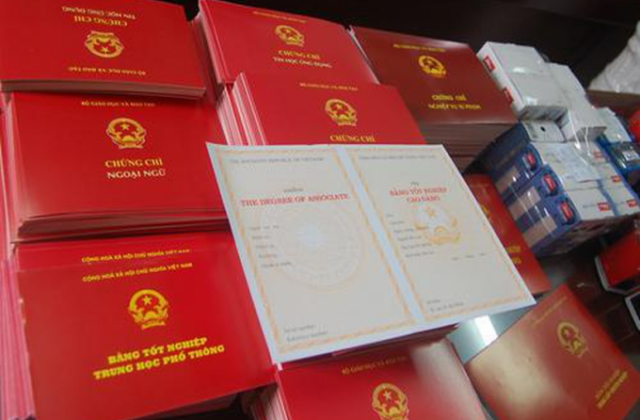 Quảng Trị: Buộc thôi việc 7 cán bộ dùng bằng giả