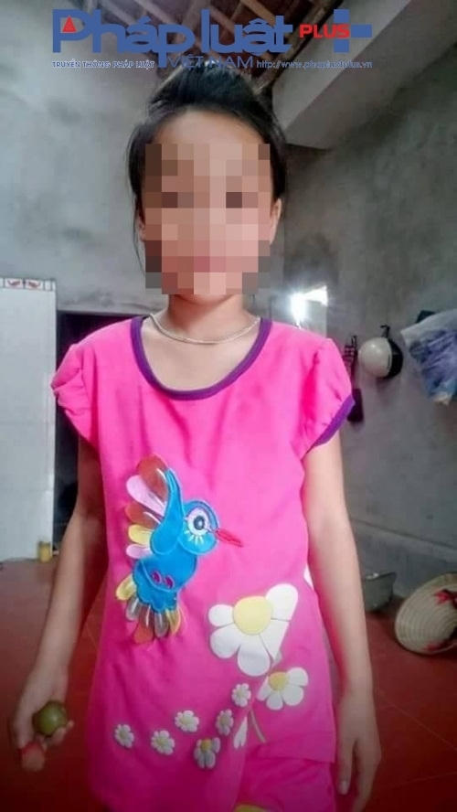 Rất đông người dân biết câu chuyện đều tỏ ra bức xúc trước hành động của cô giáo Sình Thị T.